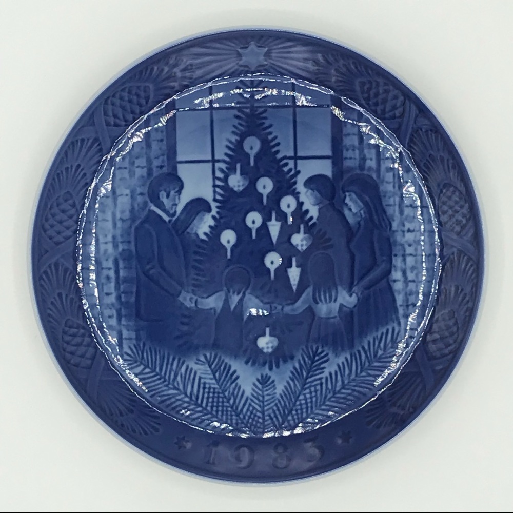 🎄🎁 Royal Copenhagen Christmas Collector’s Plate - 1983